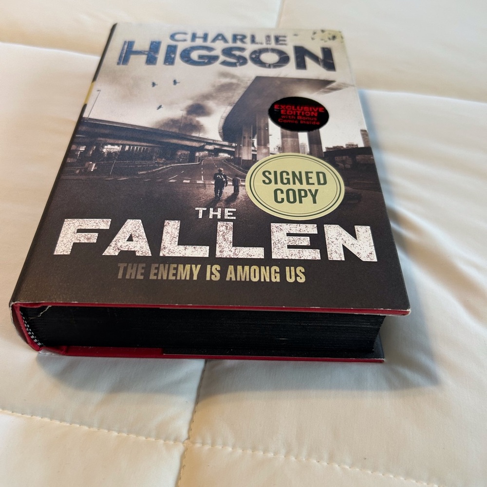 'The Fallen' Exclusive Signed Edition - Picture 4 of 5